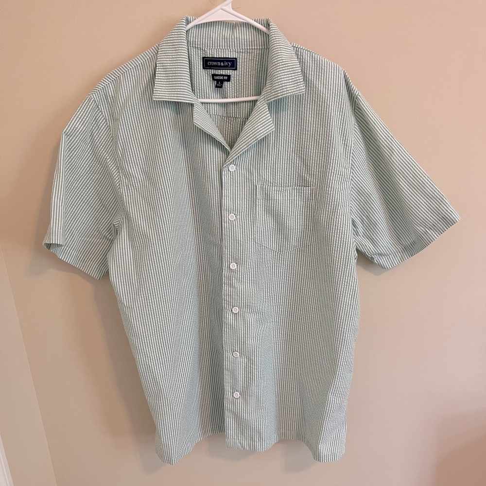 ✨ PRICE DROP Crown & Ivy Striped Light Green Button Down
